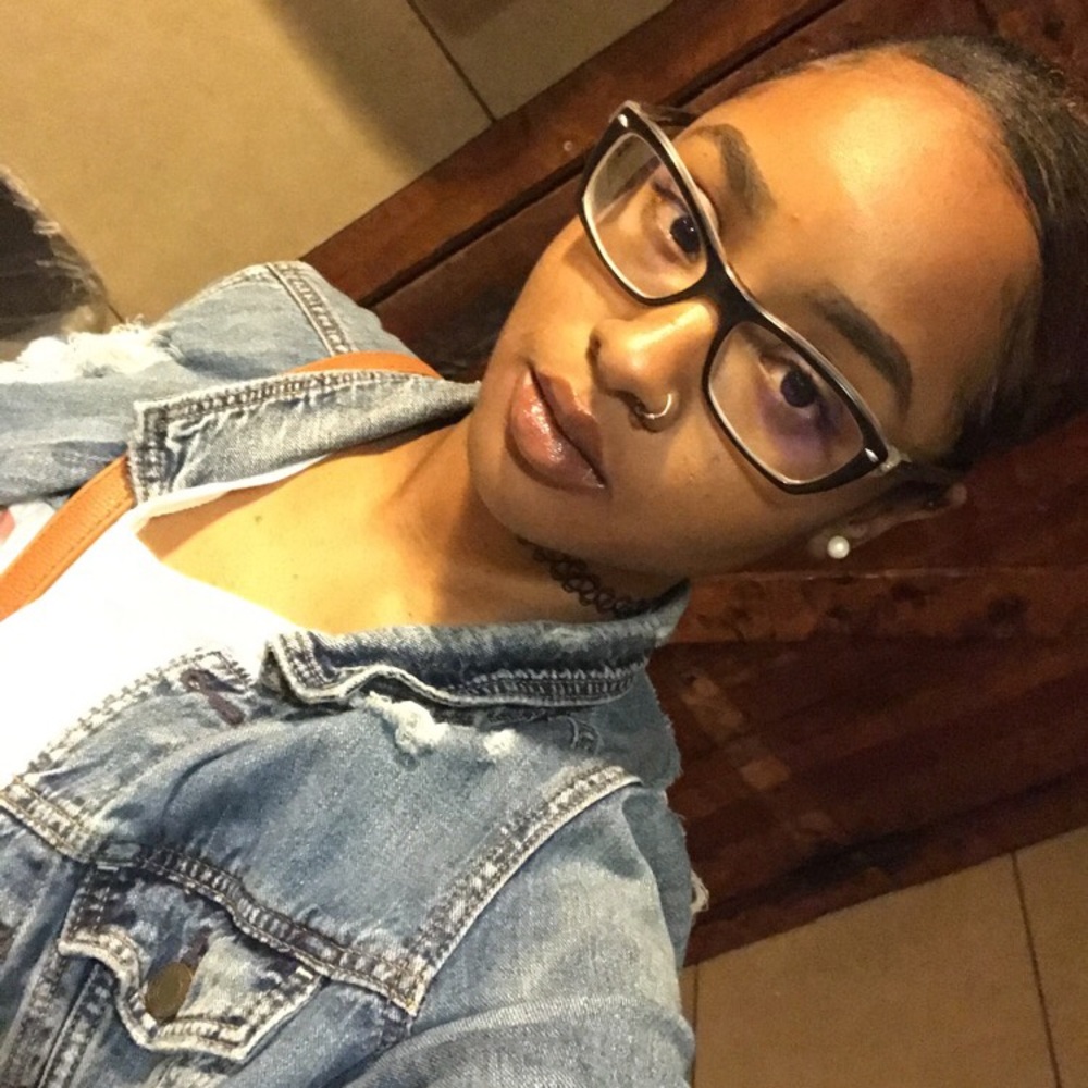 Meet your Posher, Janai